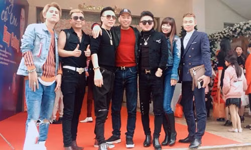 Ca sĩ Châu Việt Cường, Du Thiên, Nam Khang và các ca sĩ khác.