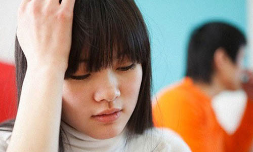 Vo hiem muon dau kho vi chong co con rieng