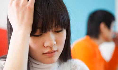 Vo hiem muon dau kho vi chong co con rieng