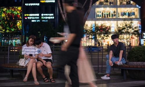 Gioi tre Han Quoc: Dung nhac den ket hon, yeu ban than la du