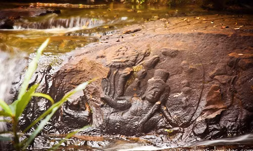 "Dòng sông 1.000 Linga".