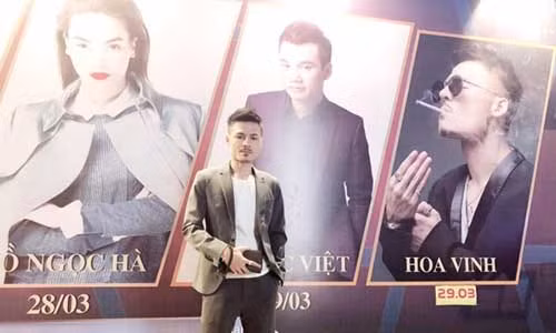 Tấm poster gây tranh cãi của Hoa Vinh.