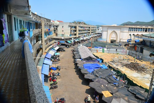 Chung cư chợ Đầm đã hơn 40 năm tuổi...