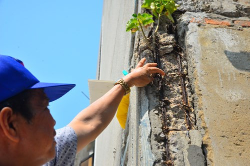 Một trụ chính của chung cư A chợ Đầm.