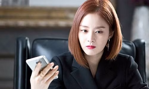 Vo phat hien chong ngoai tinh vi thay anh 