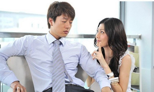 Chong bo nha, vo chi noi hai cau khien chong day dut tro ve