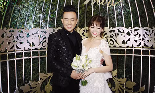 Hari Won - MC Trấn Thành: Câu chuyện tình yêu gây nhiều tò mò cho khán giả nhất làng giải trí.