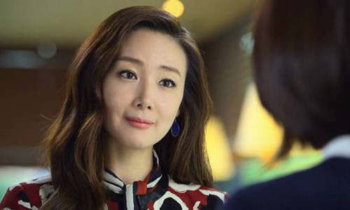 Nang dau khoc tuc tuoi vi gap phai chi chong lam chieu