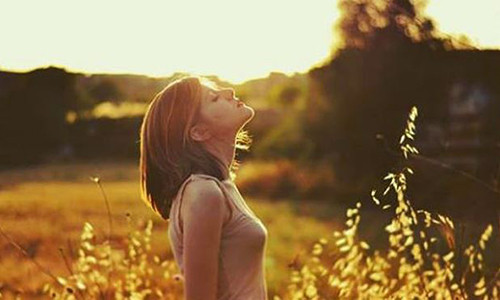 Chi gai lap ke de nhan tinh ham hiep em gai nham chiem nha