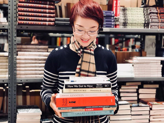 Tiến sĩ 8X thích sách từ năm 3 tuổi, khi đó được ông ngoại đọc Cổ học tinh hoa, Chiến Tranh và Hoà bình cho nghe trước giờ đi ngủ.