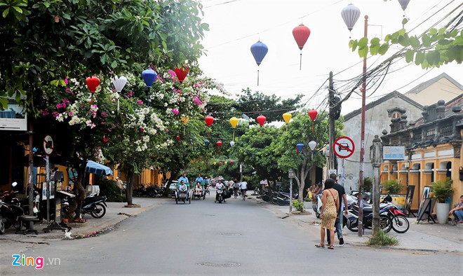 Tieu su gia dinh kho khan cua hoa hau Tran Tieu Vy