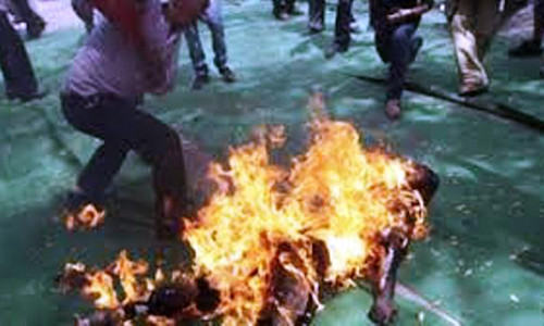 Sau phien toa xu ly hon, chong tuoi xang dot vo