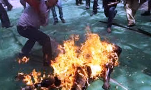 Sau phien toa xu ly hon, chong tuoi xang dot vo