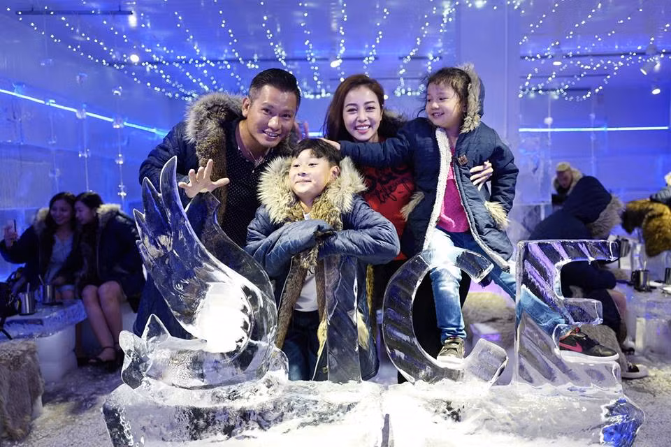 Những khoảnh khắc hạnh phúc của gia đình thường được Jennifer Phạm chia sẻ trên trang facebook cá nhân khiến nhiều người không khỏi ngưỡng mộ.