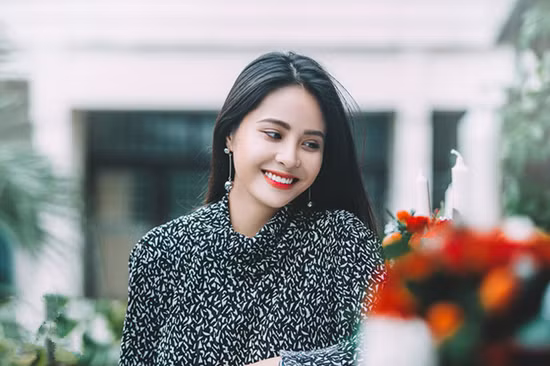 Kiều Anh và Thanh Hương tranh luận ngay bên dưới status. Cuối cùng cả hai giữ quan điểm của mình.