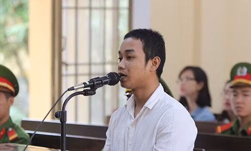 Chân dung người chồng vũ phu ra tay tạt xăng đốt vợ. Ảnh: ST