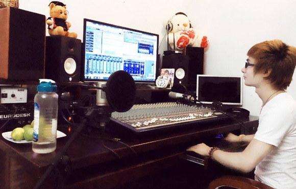 Thái Lan Viên mệt mài hoạt động nghệ thuật trở lại sau khi hồi phục.