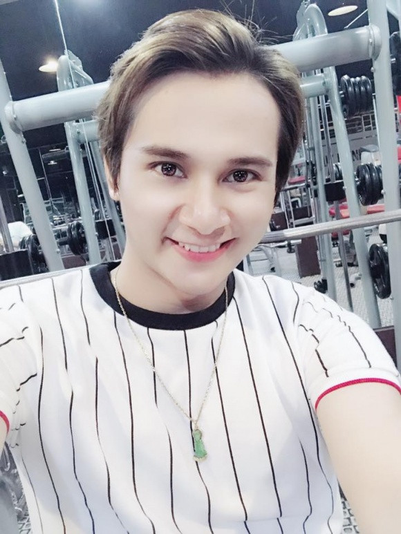 Được biết, sau khi hồi phục anh tiếp tục theo đuổi niềm đam mê nghệ thuật và ra sản phẩm âm nhạc mới. Ngoài những ngày đi diễn, tham gia các chương trình thiện nguyện, nam ca sĩ thường dành thời gian lên mạng đọc tin nhắn, trả lời email của fan và bạn bè để thư giãn. Thời gian rảnh rỗi ở nhà, anh cũng tập tành nấu ăn, đi chợ để tự chăm lo cho cuộc sống của mình. Không những vậy, Thái Lan Viên còn dành thời gian tập gym để nâng cao sức khỏe.