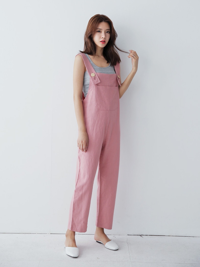 Không chỉ hiện đại, trẻ trung và thoải mái, bộ đôi này còn có khả năng giúp những cô nàng mảnh dẻ trông có da có thịt hơn, khỏe khoắn hơn.