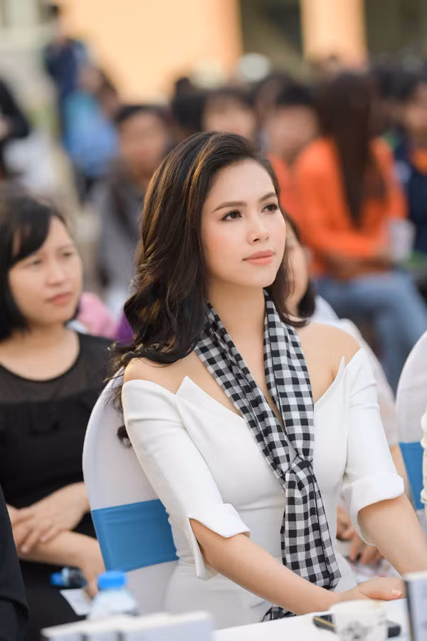 A hau Hoang My ke chuyen mao hiem o Israel-Hinh-2