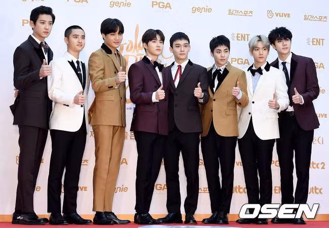 EXO vừa trở lại vào cuối tháng 12 với sản phẩm mới mang tên Universe. Năm qua, ca khúc Ko Ko Bop của nhóm gặt hái nhiều thành công trên các trang nghe nhạc trực tuyến.