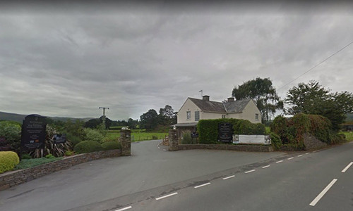 Bên ngoài nhà nghỉ xảy ra tai nạn thương tâm tại Gwynedd, xứ Wales. (Ảnh: Google)