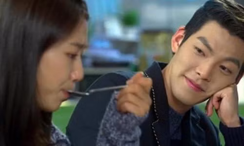 Dù không rực rỡ như hoa nhưng phụ nữ kém sắc vẫn dư sức khiến đàn ông say mê như điếu đổ - Ảnh minh họa: Internet Dù không rực rỡ như hoa nhưng phụ nữ kém sắc vẫn dư sức khiến đàn ông say mê như điếu đổ - Ảnh minh họa: Internet