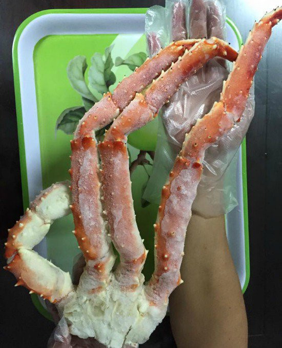 Nha giau Viet khong tiec tien mua hai san nhap khau 