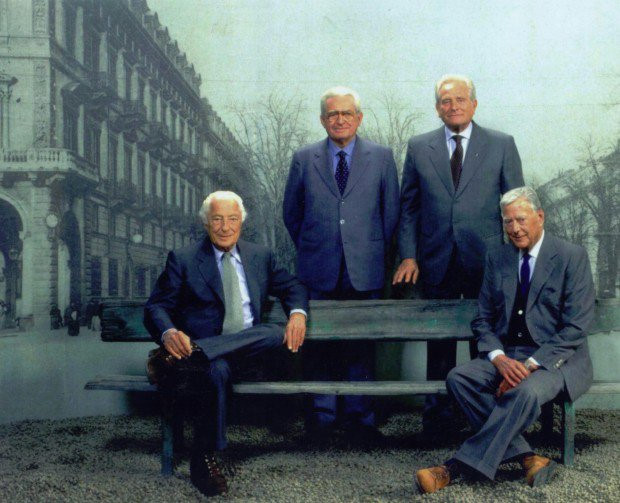 Từ trái sang phải Gianni Agnelli, Vittorio Chiusano, Giampiero Boniperti, và Umberto Agnelli. Ảnh: MercoPress.