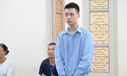 Bị cáo Hùng tại tòa - Ảnh: DIỆP THANH