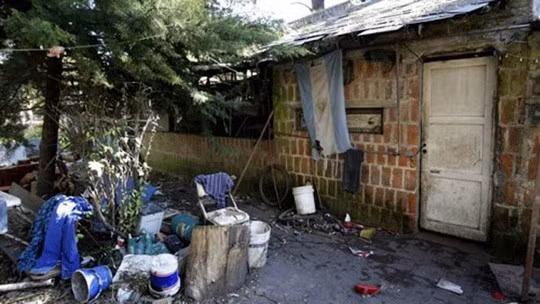 Chong nhot vo con vao chuong va nuoi bang thuc an dong vat