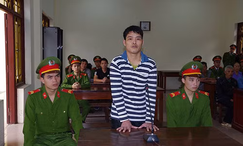 Bị cáo Nguyễn Văn Thực tại phiên tòa xét xử sáng ngày 27/3.