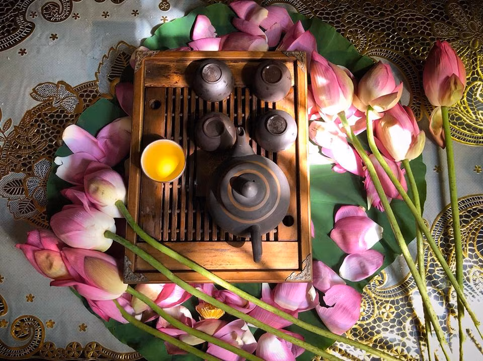 Mỗi ấm trà đều nồng đượm, tinh tế, giữ hương vị đất trời và đẹp như một bài thơ.