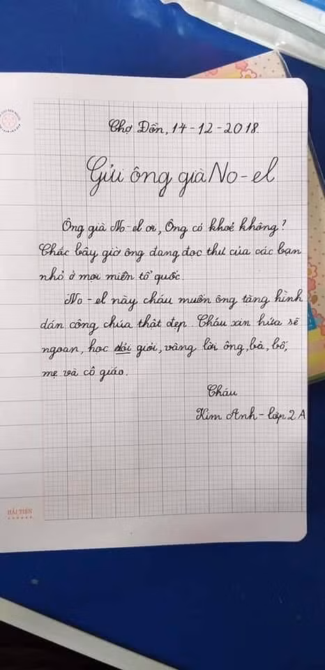 Buc thu gui ong gia Noel cua ban nho khien dan mang boi hoi tim ky uc