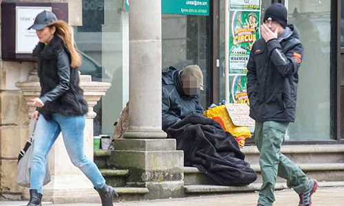Hiện tượng ăn xin giả xuất hiện ở Royal Leamington Spa khiến các cơ quan chức năng đau đầu.