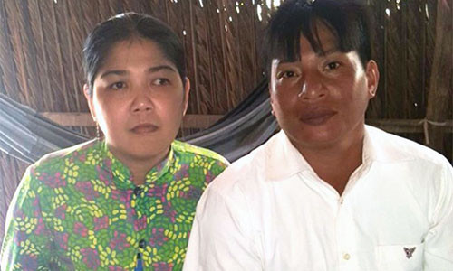 Anh Châu và vợ.