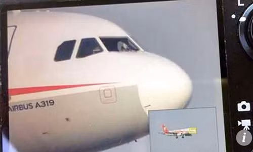 Sự cố xảy ra khi máy bay đang trên đường từ Trùng Khánh đến Lhasa, Trung Quốc.