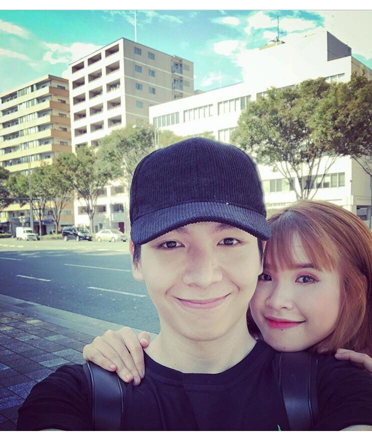 Cả hai thường xuyên đi chơi, đi du lịch cùng nhau.