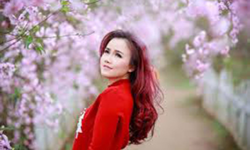 Hoàng Yến trẻ trung ở tuổi 42.