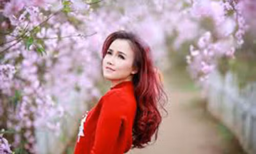 Hoàng Yến trẻ trung ở tuổi 42.