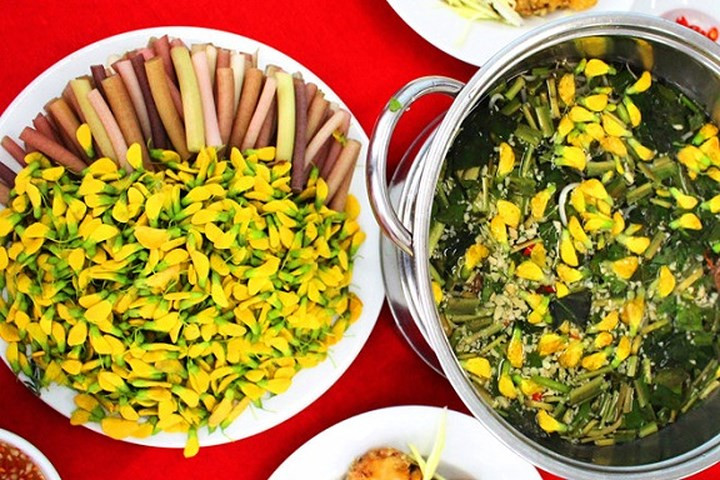 Hiện nay chủng loại và diện tích của đặc sản “mai vàng mùa nước nổi” ngày càng mở rộng, cây cho bông rất sai, nhờ vậy đã giúp rất nhiều người dân nghèo ở vùng lũ tăng thêm thu nhập. (Ảnh: Sức khoẻ &amp; Đời sống)