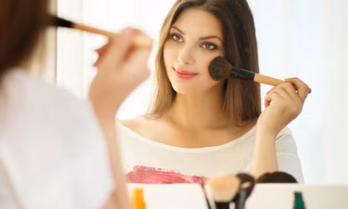 Chăm sóc da đúng cách giúp hạn chế mụn - Ảnh: Internet Chăm sóc da đúng cách giúp hạn chế mụn - Ảnh: Internet