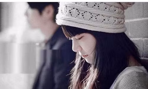 Chang trai thu long ban gai bang cach im lang gan 1 thang