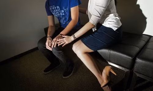 Tham an kinh hoang sau ngay bi me nuoi ep lam “no le tinh duc”