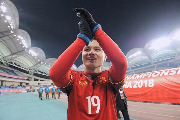 Quang có nghĩ là tỏa sáng, Hải có bộ thủy, biểu tượng cho nước vừa trong vừa sạch, vừa thể hiện sự rộng lớn của biển. (Ảnh cầu thủ Quang Hải U23 Việt Nam/ Nguồn: Internet)