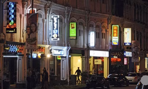 Ham tien, tram gai tre Trung Quoc bi lua sang Singapore ban than