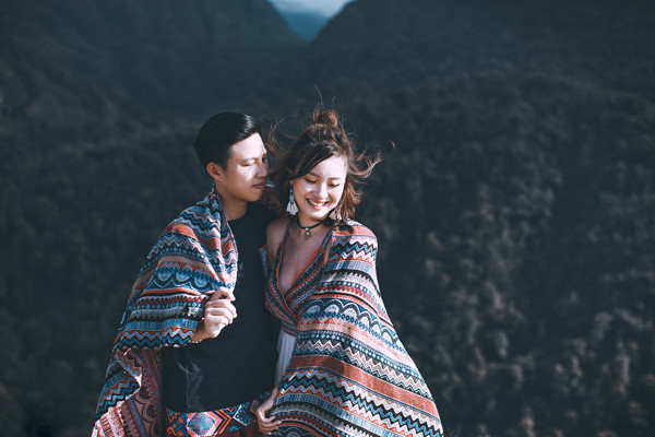 Cap doi hang xom yeu gan ma ca tuan moi gap 1 lan