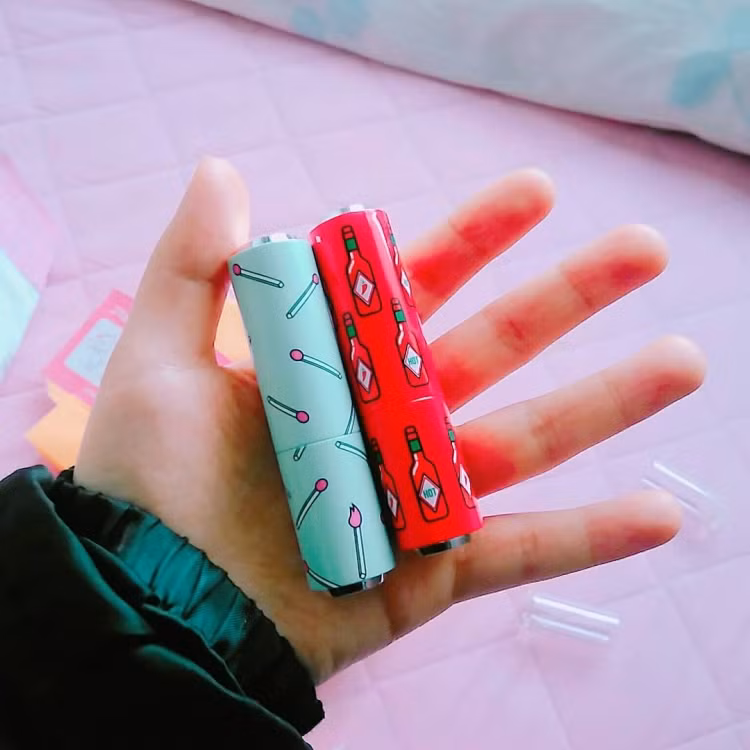 Co gai lat mat nhanh nhu chop truoc va sau khi duoc ban mua tang son