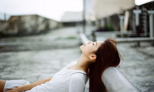 Tam su buon cua my nu bi qua bao vi bo ban trai ngheo theo dai gia