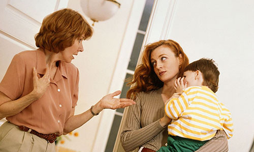 Kho so vi me chong luon che bai, nhiec moc